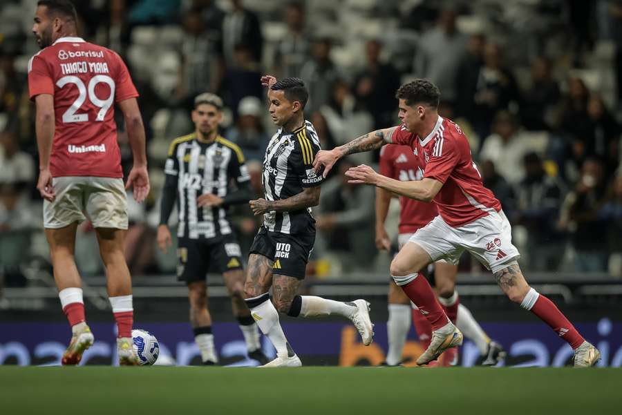 Atlético-MG e Internacional fizeram jogo movimentado