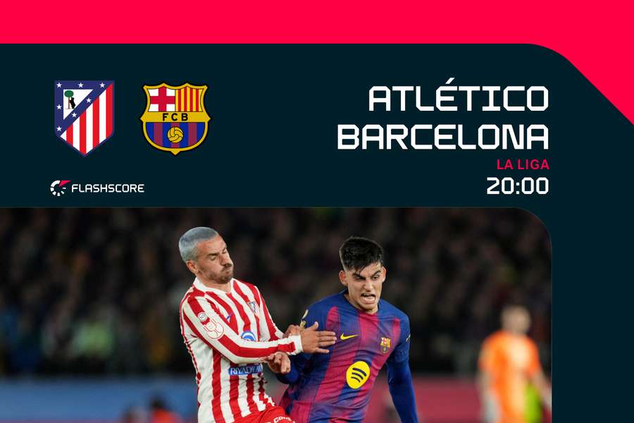 Griezmann e Gerard disputam a bola