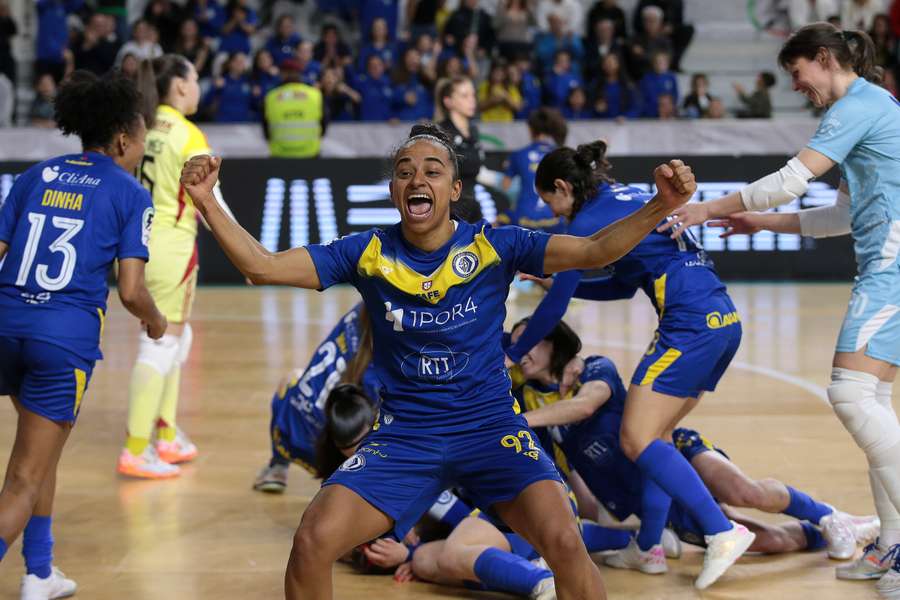 A festa das jogadoras do Nun'Álvares