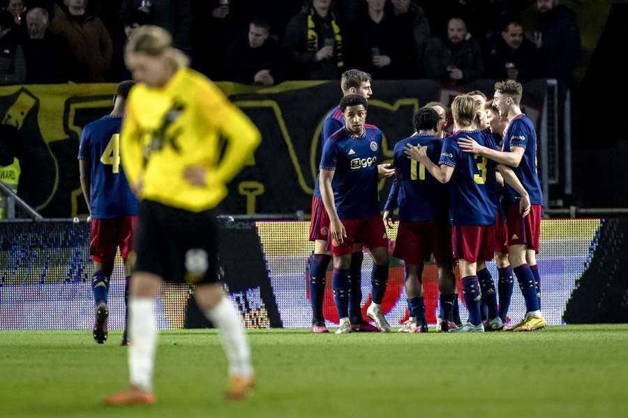 KKD: Jong Ajax zet NAC te kijk in Breda; PEC Zwolle wint nipt in Doetinchem