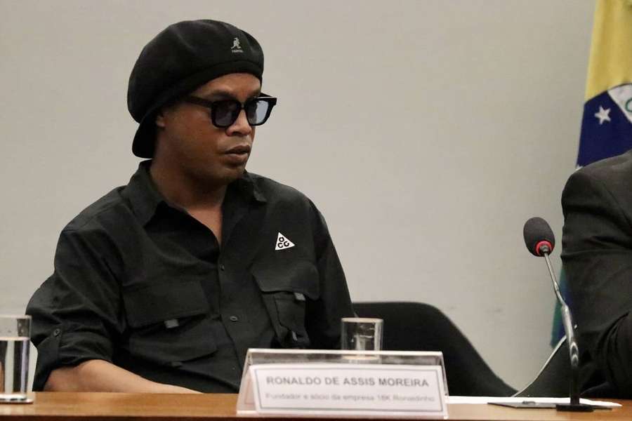 Ronaldinho se absteve de responder boa parte das perguntas dos parlamentares