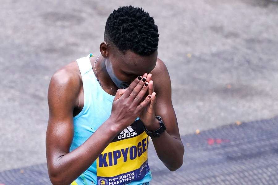 Atletica, sei anni di squalifica per doping alla maratoneta keniana Chemtai Kipyogei