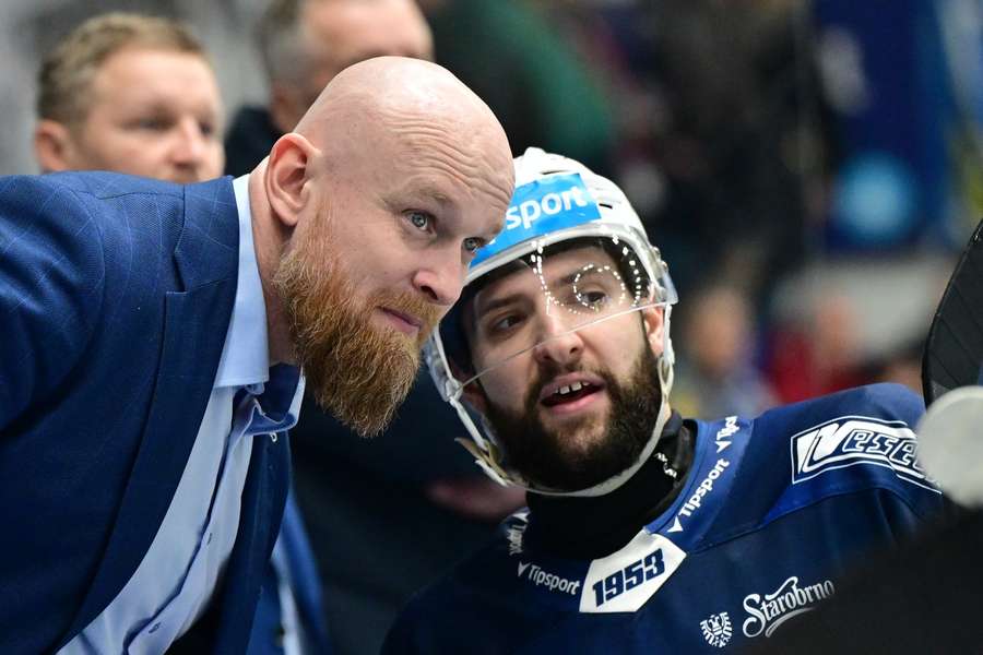 Zábranský (vpravo) se těší na play off extraligy. Zábranský (vpravo) se těší na play off extraligy.