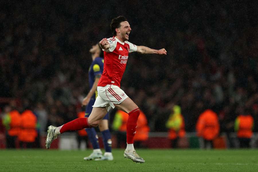 Dónde ver West Ham - Arsenal, en TV y online; alineaciones y previa