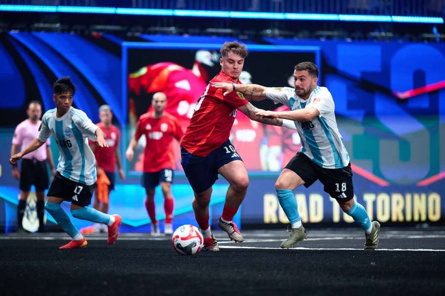 Argentina vence a España en la apertura de la Kings World Cup Nations