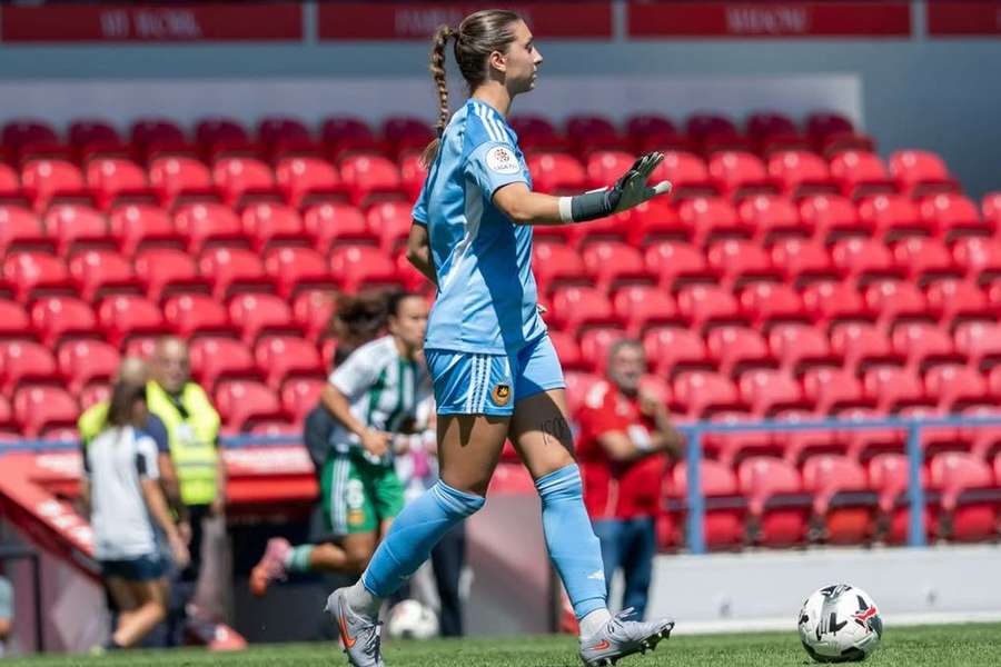 Cassie Coster ao serviço do Rio Ave Cassie Coster ao serviço do Rio Ave