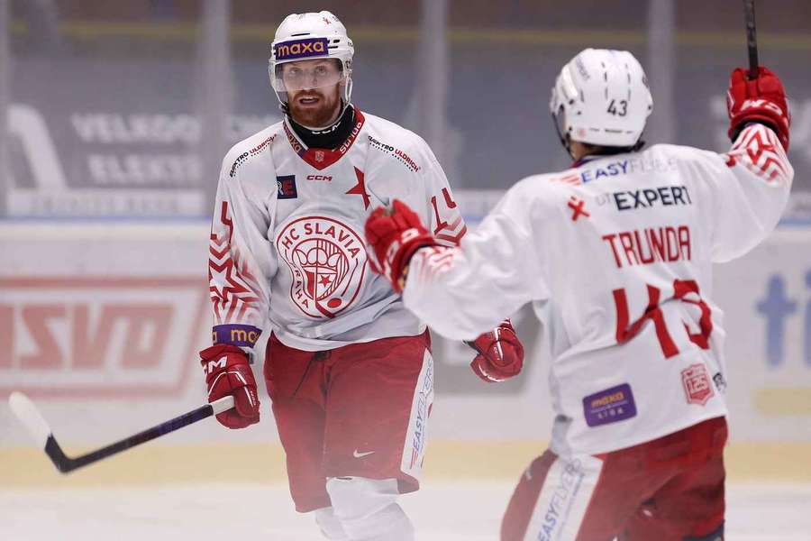 Slavia se vrátila do čela tabulky Maxa ligy. Slavia se vrátila do čela tabulky Maxa ligy.