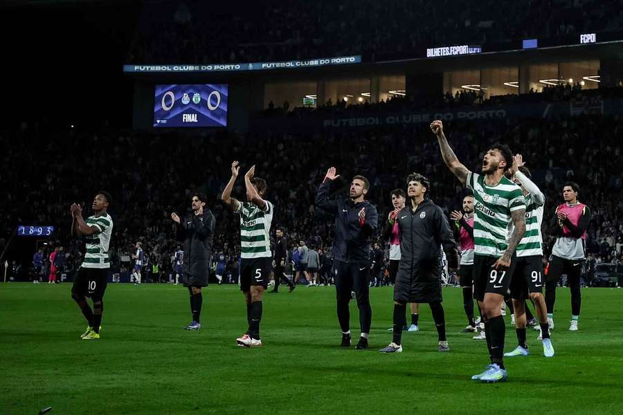 Jogadores Sporting festejam apuramento