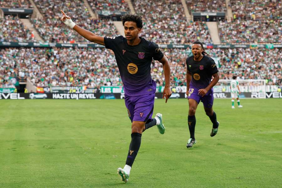Barcelona nie zwalnia tempa przed El Clasico, Real Betis rozbity w Sewilli Barcelona nie zwalnia tempa przed El Clasico, Real Betis rozbity w Sewilli