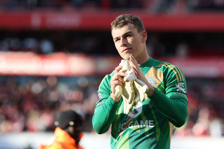 Mads Hermansen, guarda-redes do Leicester