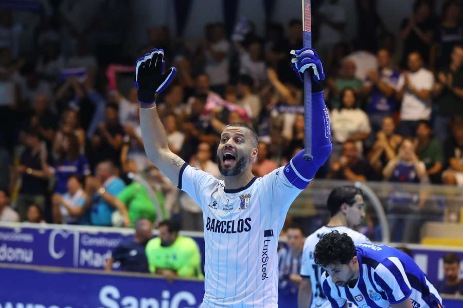 Luís Querido celebra o golo inaugural Luís Querido celebra o golo inaugural
