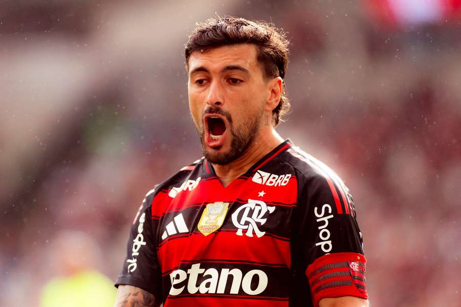 Arrascaeta abriu o placar no Maraca