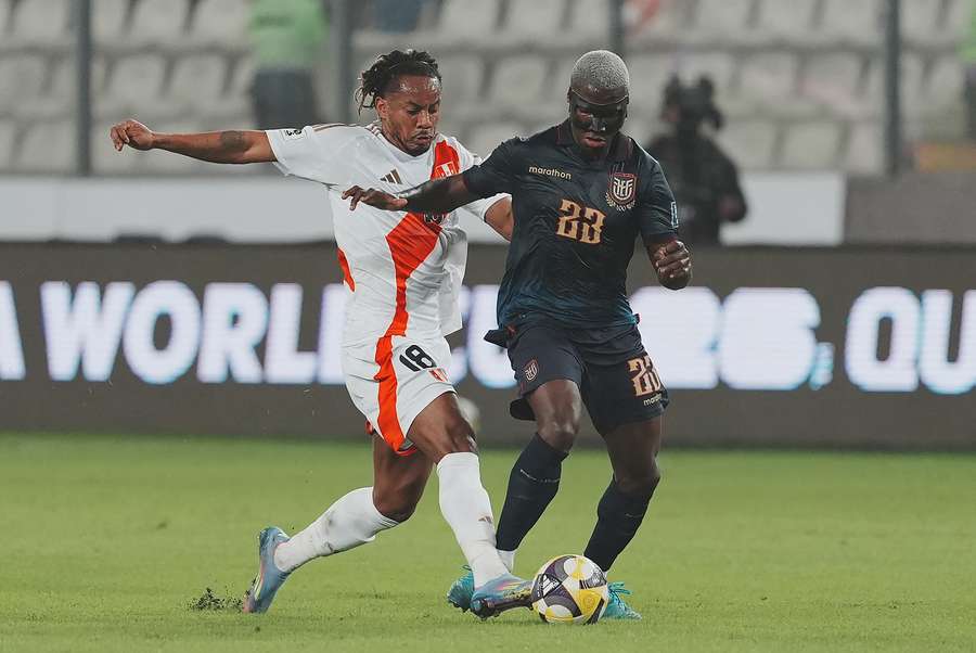 Moisés Caicedo, ante Perú