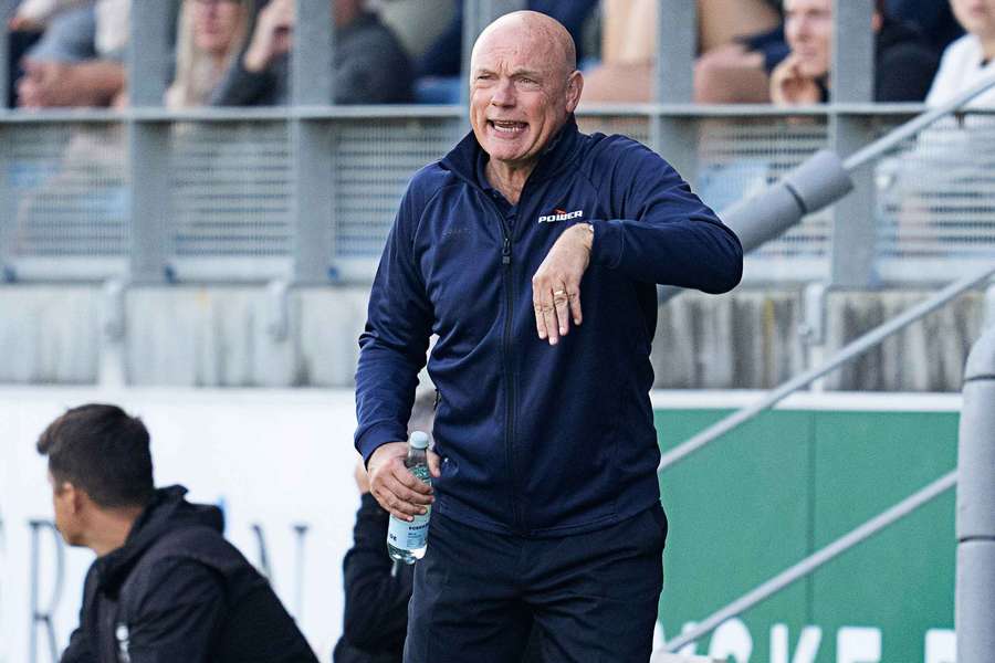 Uwe Rösler må undvære sin reservekeeper i et godt stykke tid.