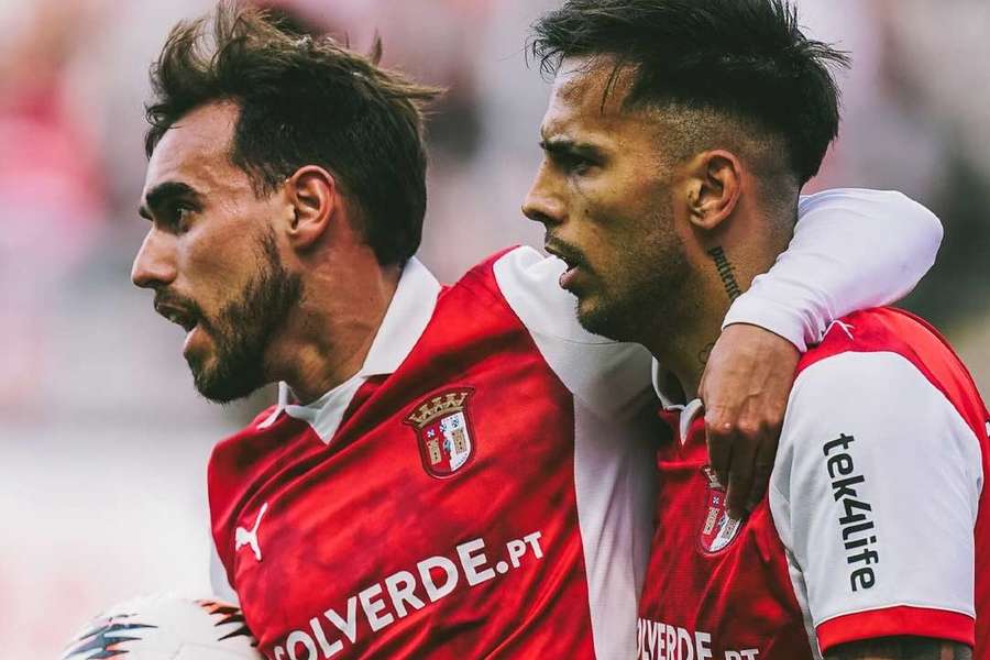 Ricardo Horta e Zalazar celebram diante do Ferencváros