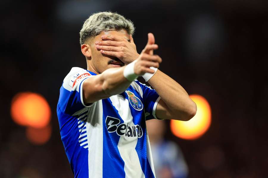 William Gomes fez o 3-0 em dia de aniversário