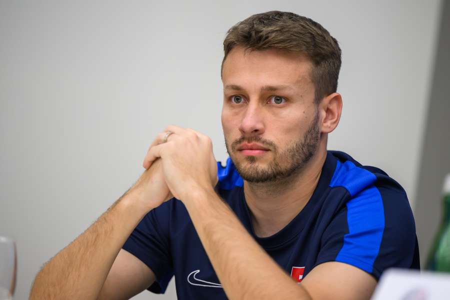 Kapitán slovenskej reprezentácie v malom futbale Jaroslav Repa. Kapitán slovenskej reprezentácie v malom futbale Jaroslav Repa.