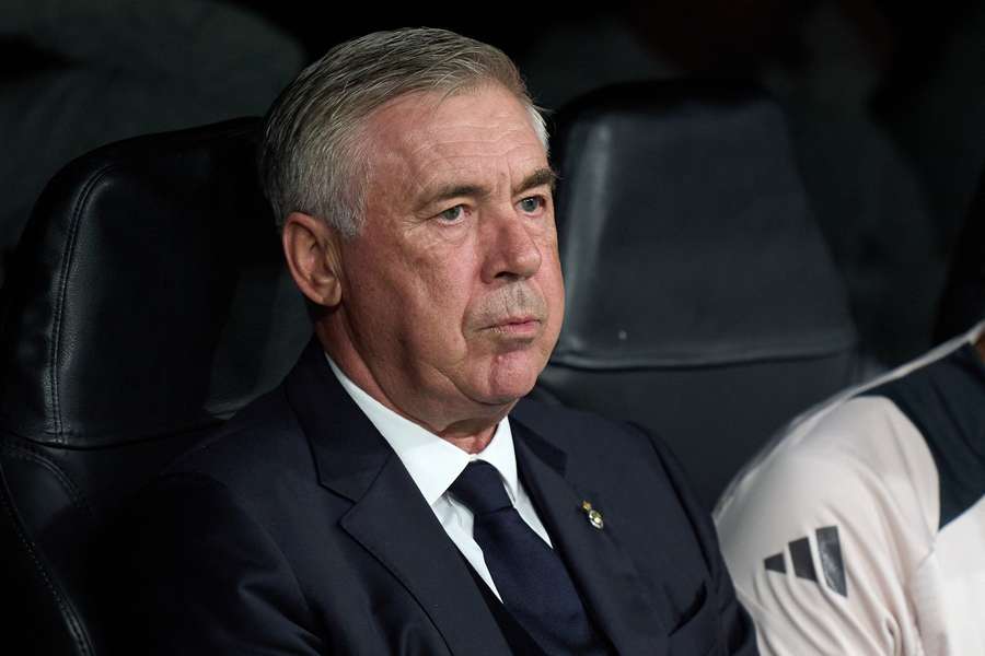 Carlo Ancelotti in panchina durante Real Madrid-Milan