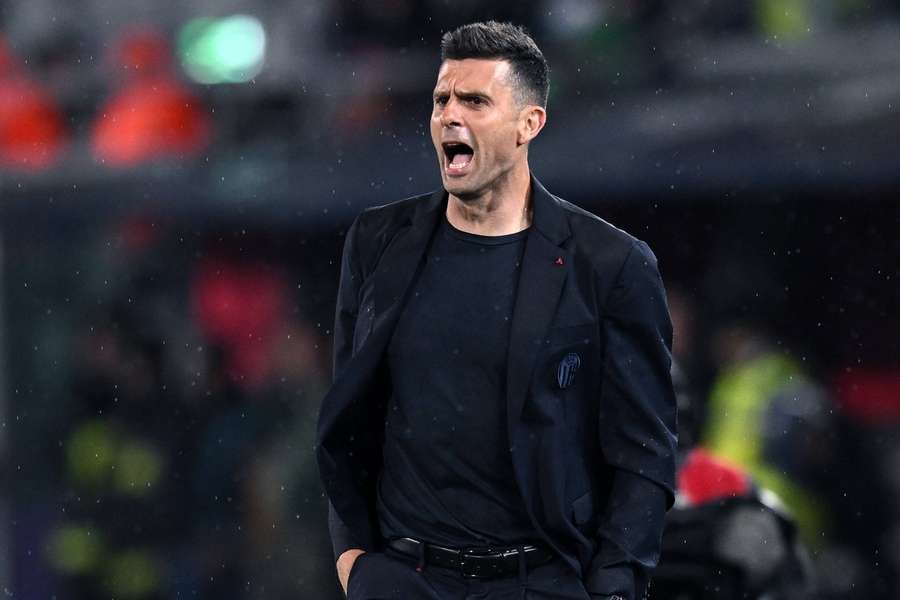 El Bolonia anuncia la salida de su técnico Thiago Motta