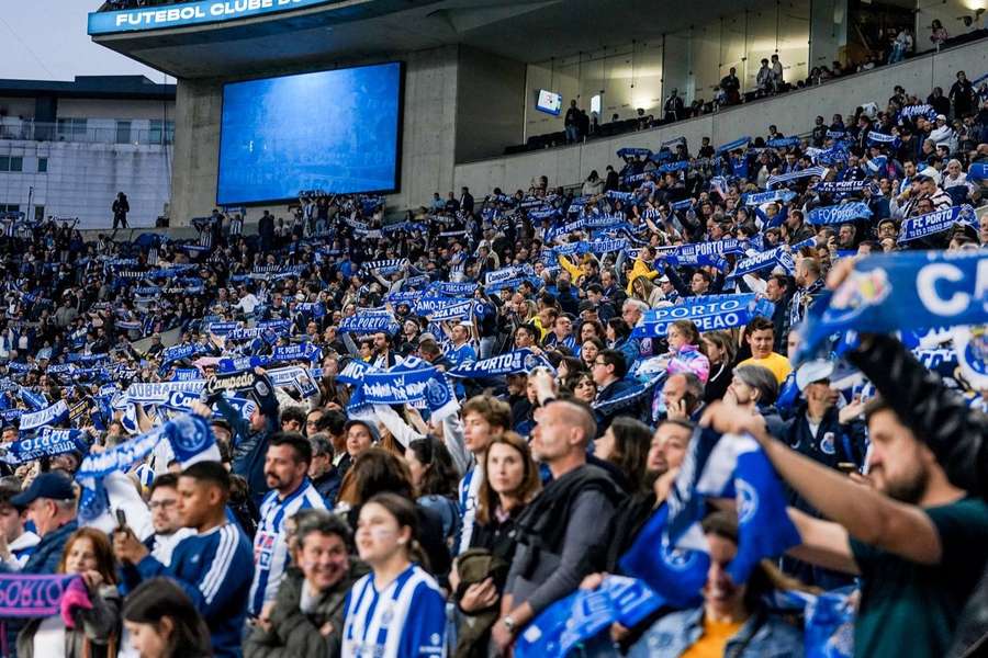 Estádio do Dragão lotado para o dérbi de domingo