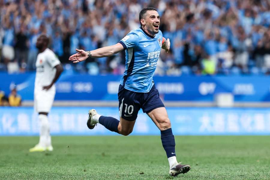 Nicolae Stanciu, din nou decisiv în China! Două goluri în patru zile pentru internaționalul român Nicolae Stanciu, din nou decisiv în China! Două goluri în patru zile pentru internaționalul român
