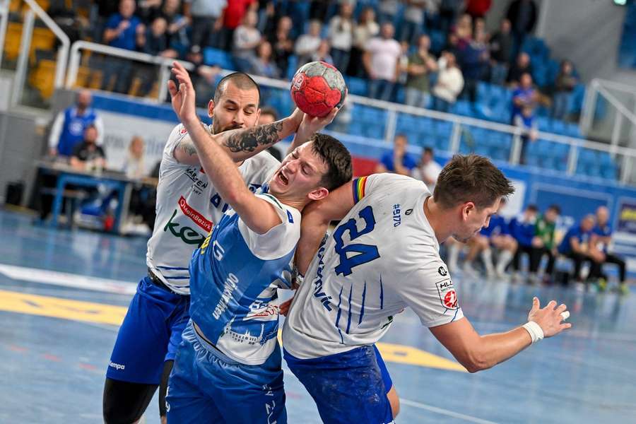 HLA Meisterliga: Alle jagen Ferlach