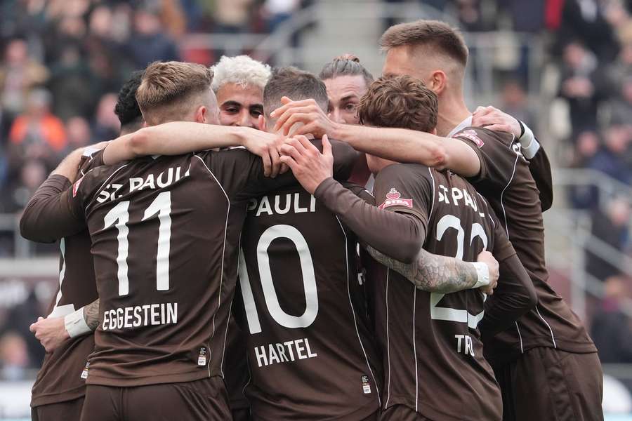 St. Pauli hat sich von der Pleite auf Schalke erholt - und feierte einen souveränen Heimsieg gegen Hertha BSC.