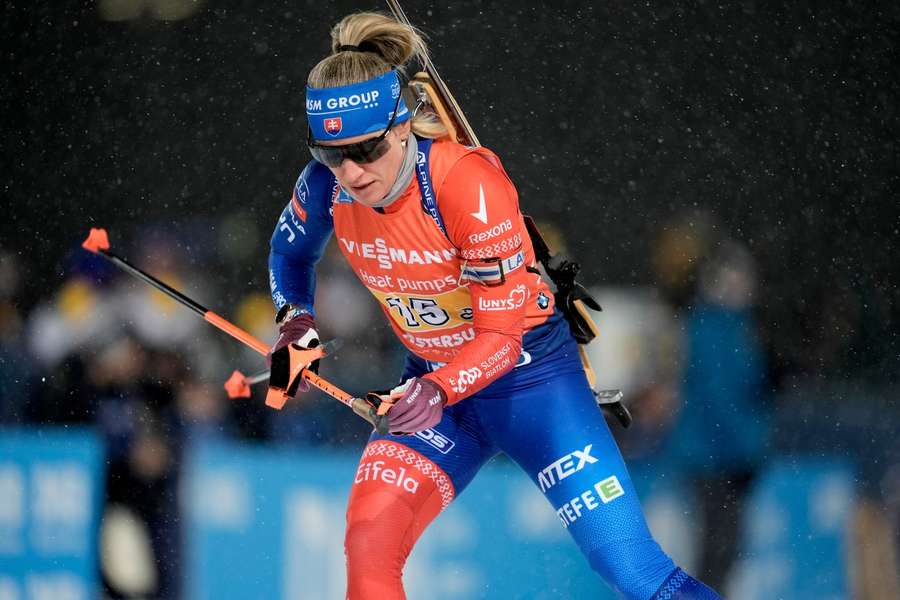Bátovská Fialková počas pretekov v Östersunde. Bátovská Fialková počas pretekov v Östersunde.