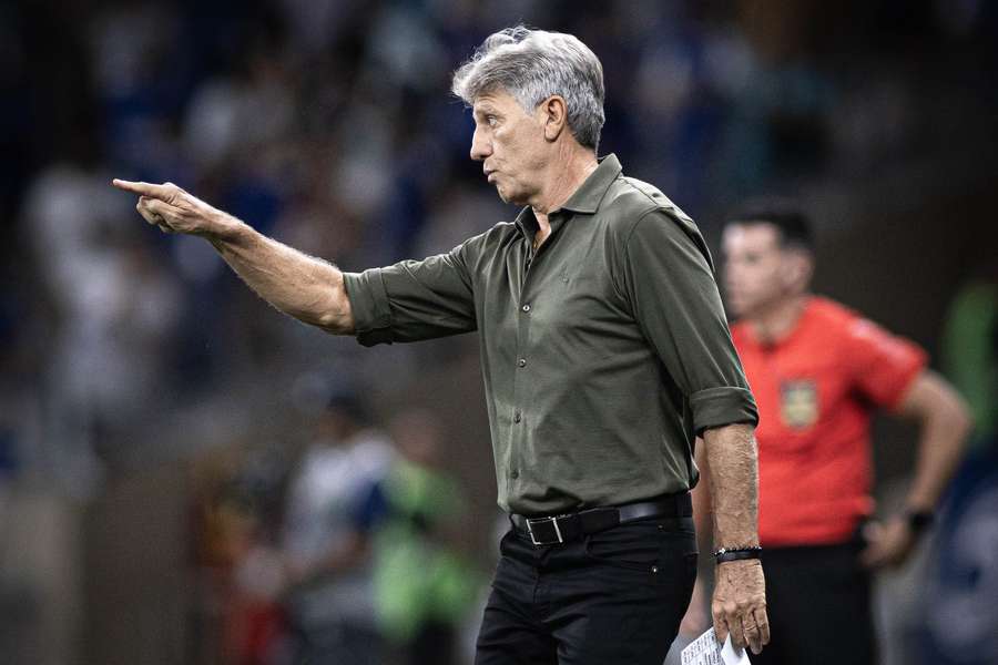 Time de Renato Gaúcho ficou no 3 a 3 com o Cruzeiro, no Mineirão Time de Renato Gaúcho ficou no 3 a 3 com o Cruzeiro, no Mineirão