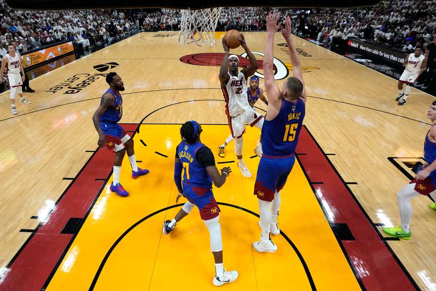 Miami e o basquete: jogo do Miami Heat » Territórios