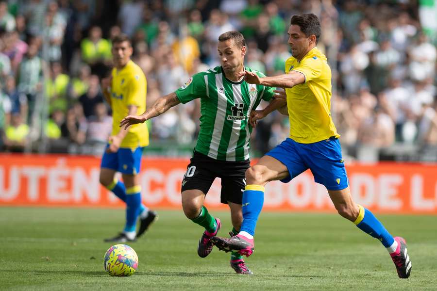 Em cinco temporadas no Betis, Canales disputou 207 jogos, marcou 39 gols e deu 30 assistências,