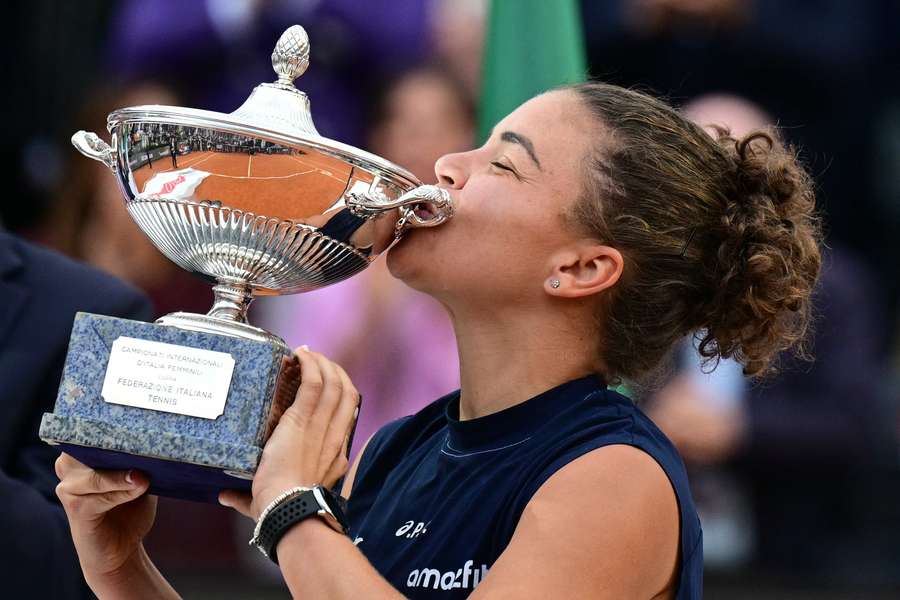 Paolini celebrates with the women's singles trophy in Rome Paolini celebrates with the women's singles trophy in Rome