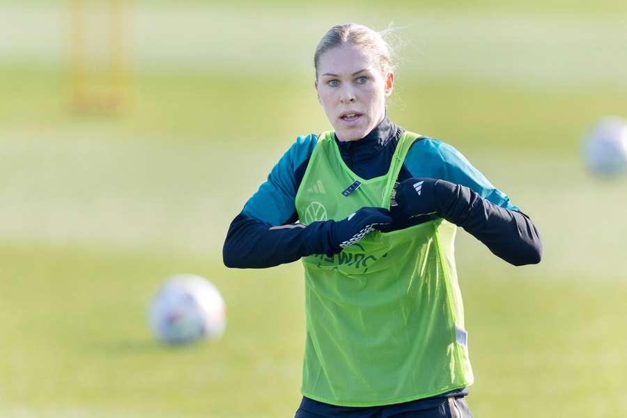 Rebecca Knaak im DFB-Training