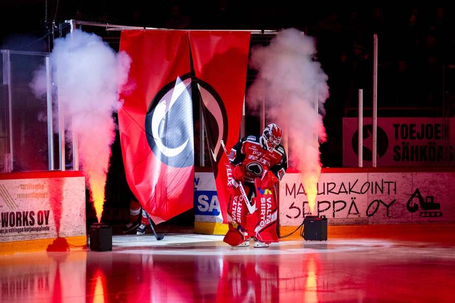 Jan Bednar made 29 saves to shut out KalPa
