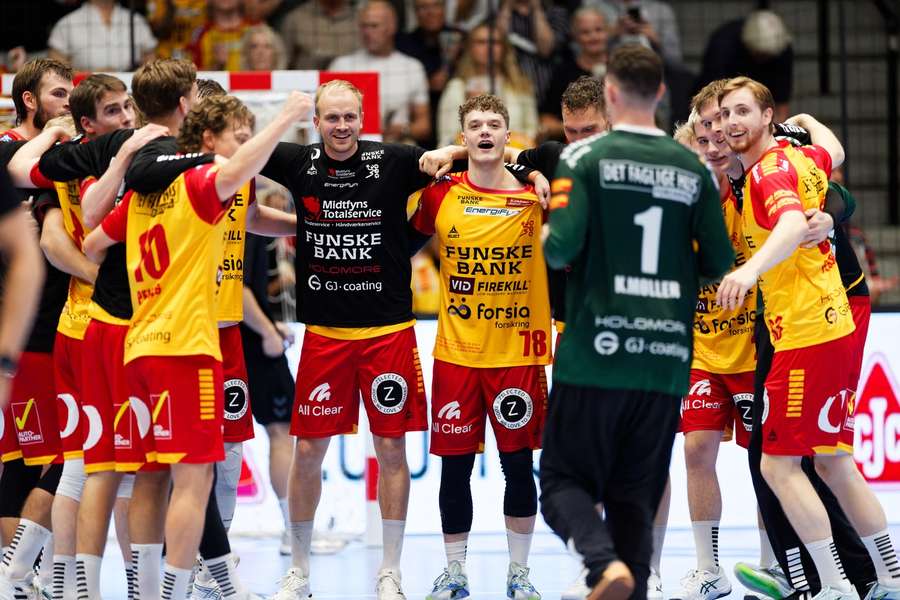 GOG celebrate their win against Kristianstad GOG celebrate their win against Kristianstad