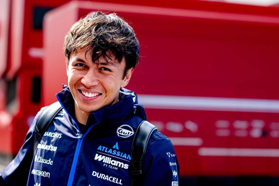 Albon ostáva vo Williamse. Albon ostáva vo Williamse.
