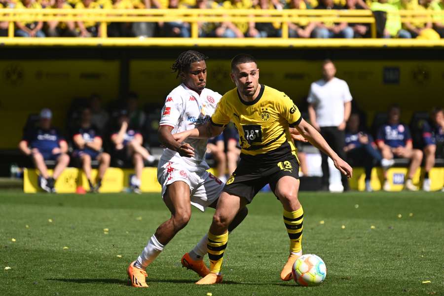 Raphael Guerreiro fez o último jogo pelo Dortmund