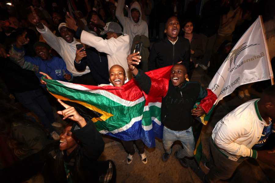 Après les violences xénophobes en Afrique du Sud, les Africains boudent les Bafana Bafana Après les violences xénophobes en Afrique du Sud, les Africains boudent les Bafana Bafana