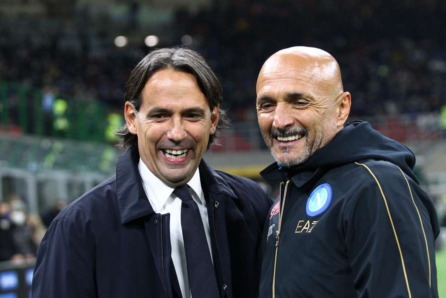 Simone Inzaghi (l) en Luciano Spalletti nemen het woensdagavond met hun teams tegen elkaar op