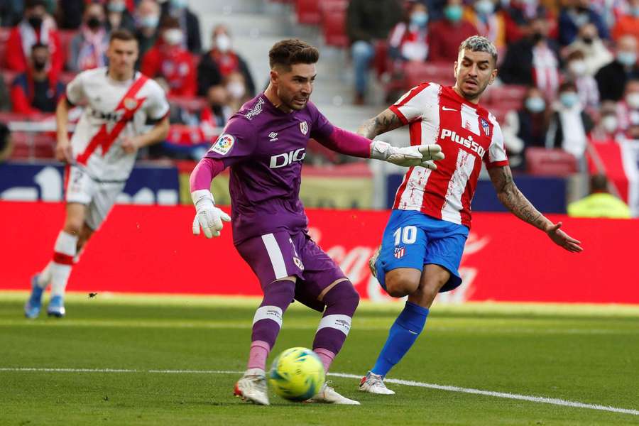 Luca Zidane in azione con il Rayo Vallecano nel 2022