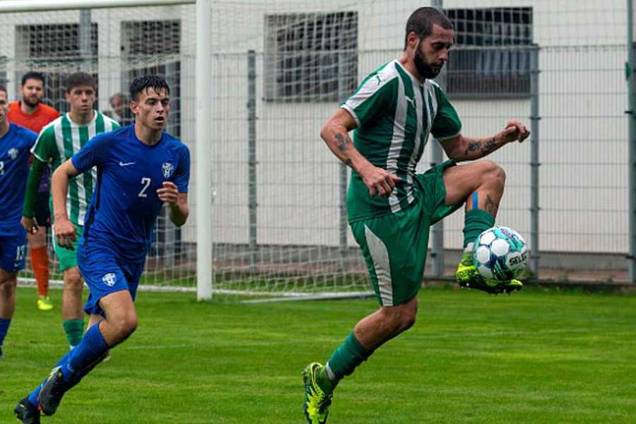 Paráda trefa Romana Alby v barvách Střešovic