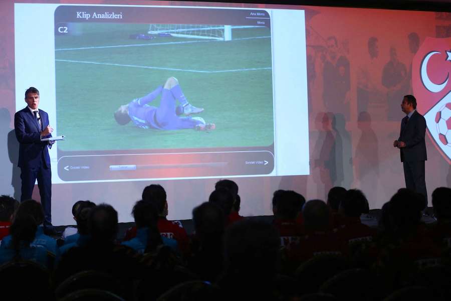 Le patron des arbitres en Turquie arrêté Le patron des arbitres en Turquie arrêté