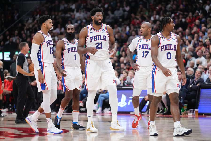 NBA tira duas escolhas de draft aos Philadelphia 76ers