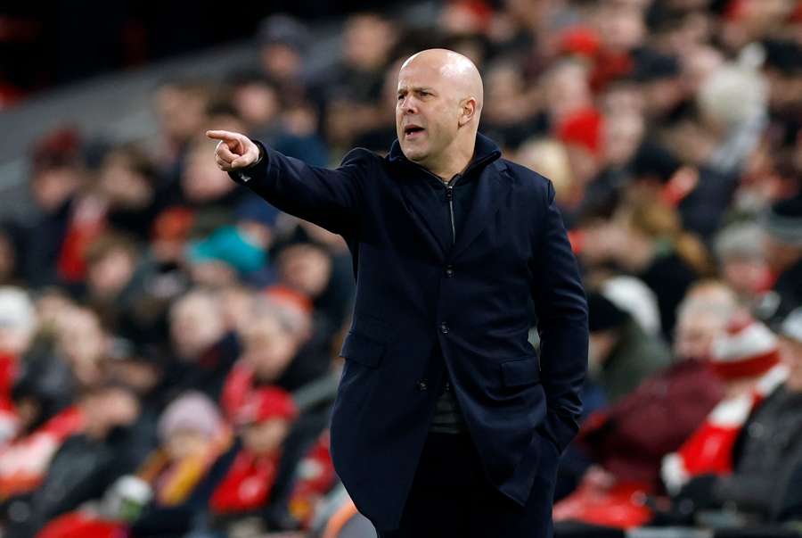 Slot sigue dolido por la última derrota ante el Man City; insinúa revancha del Liverpool; celebra el acuerdo por Jacquet