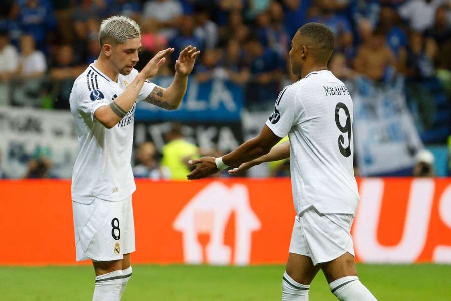 Valverde i Mbappe podczas Superpucharu Europy w Warszawie