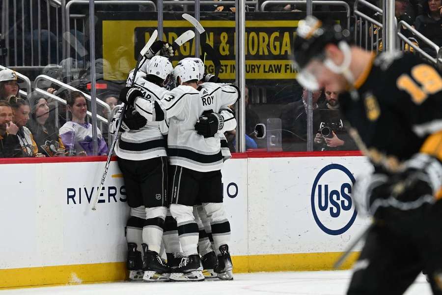 Kings zvítězili na ledě Penguins těsně 2:1.