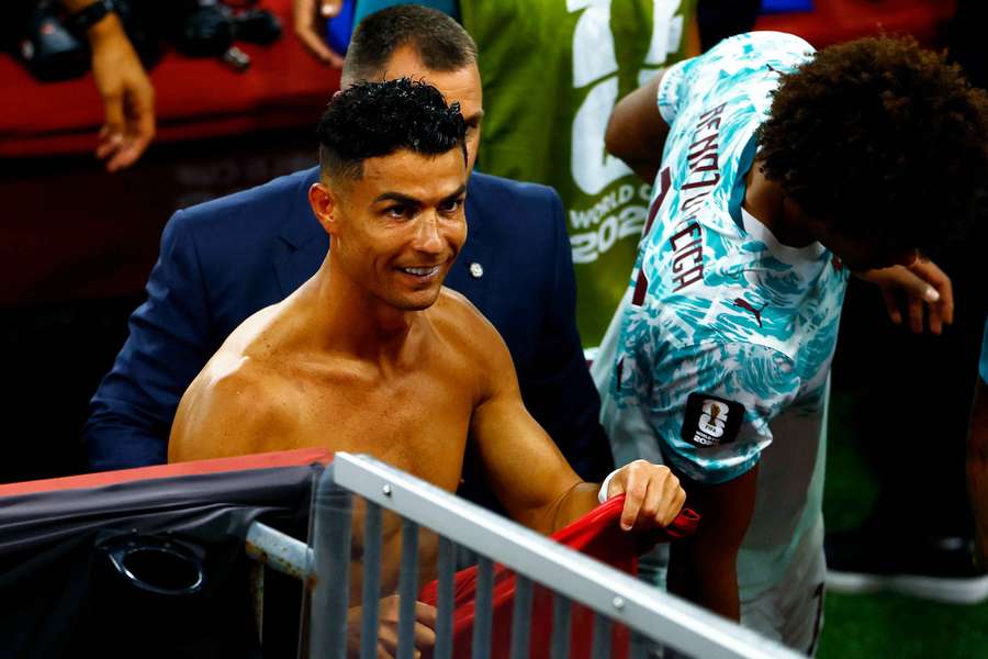 Ronaldo à saída do estádio Ronaldo à saída do estádio