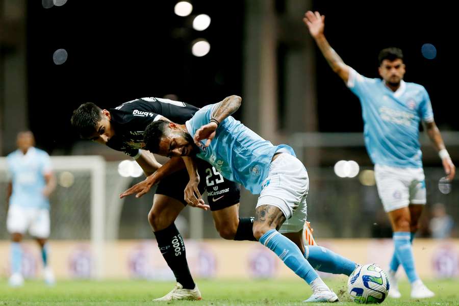 Bahia e Corinthians se enfrentaram na Fonte Nova Bahia e Corinthians se enfrentaram na Fonte Nova