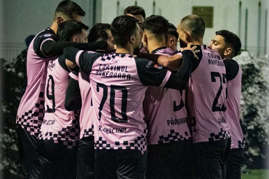 Corvinul face apel la rațiune și explică de ce a ales să dispute meciurile de pe teren propriu la Petroșani