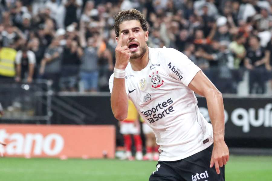 Contra o Inter, Pedro Raul marcou o primeiro gol dele neste Brasileiro